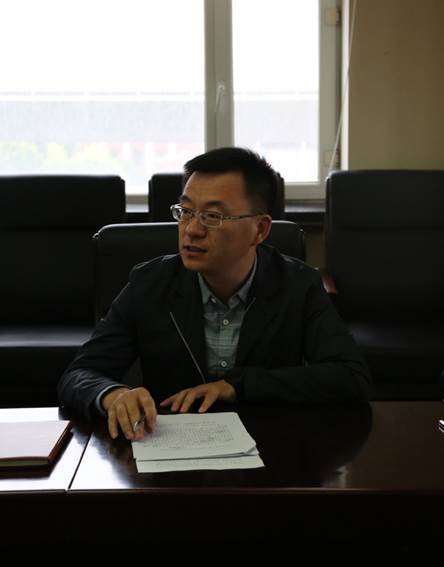 孙成雨主任主持会议.JPG